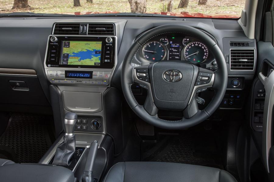Торпедо Toyota Land Cruiser Prado VX (150) 2017 года  (AU) (фото 9 из 12)